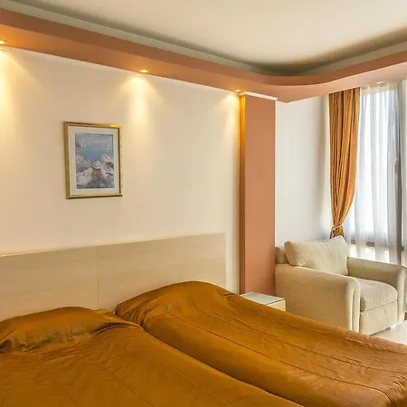 Family Hotel Gold Pearl (Adults Only) Sunny Beach Exterior photo