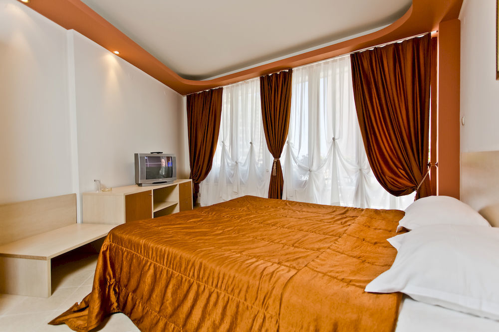 Хотел Family Gold Pearl (adults Only) 3*