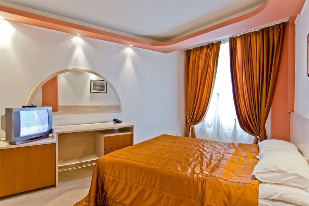 Хотел Family Gold Pearl (adults Only) 3*